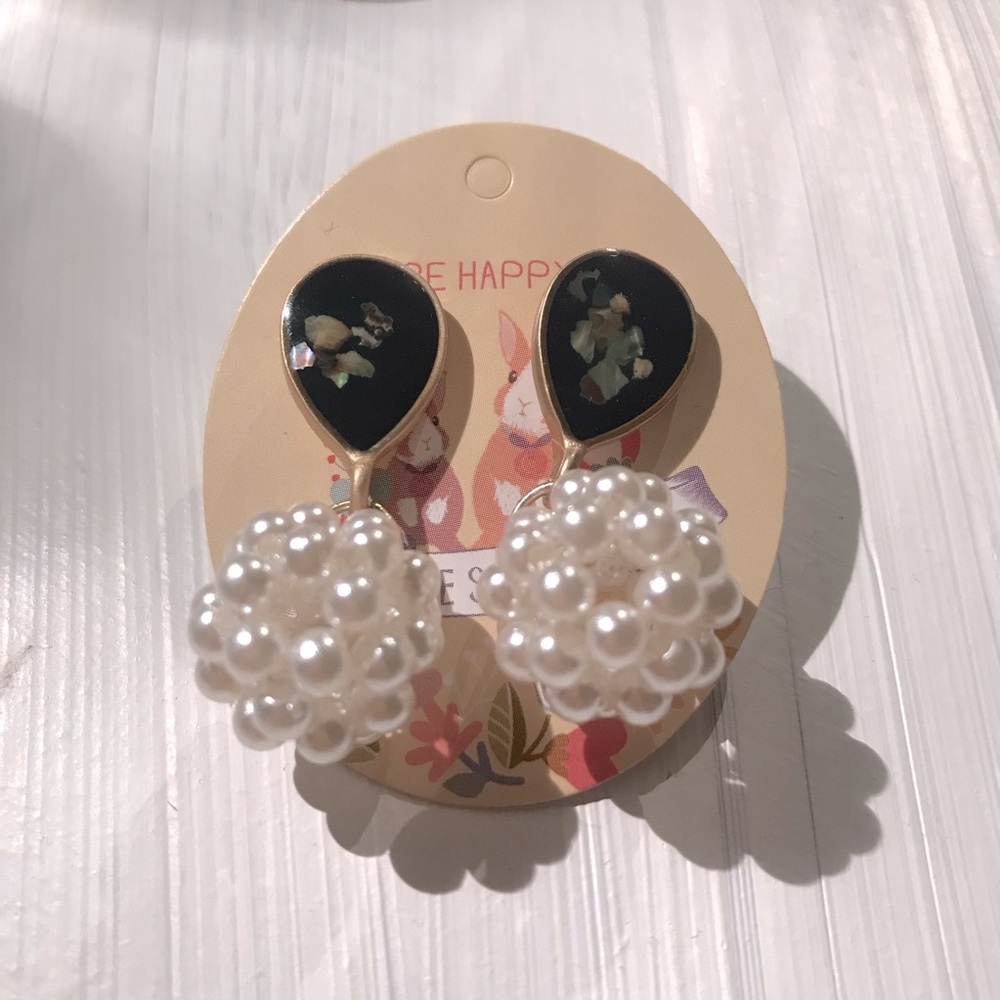 Pearl vintage look earrings
